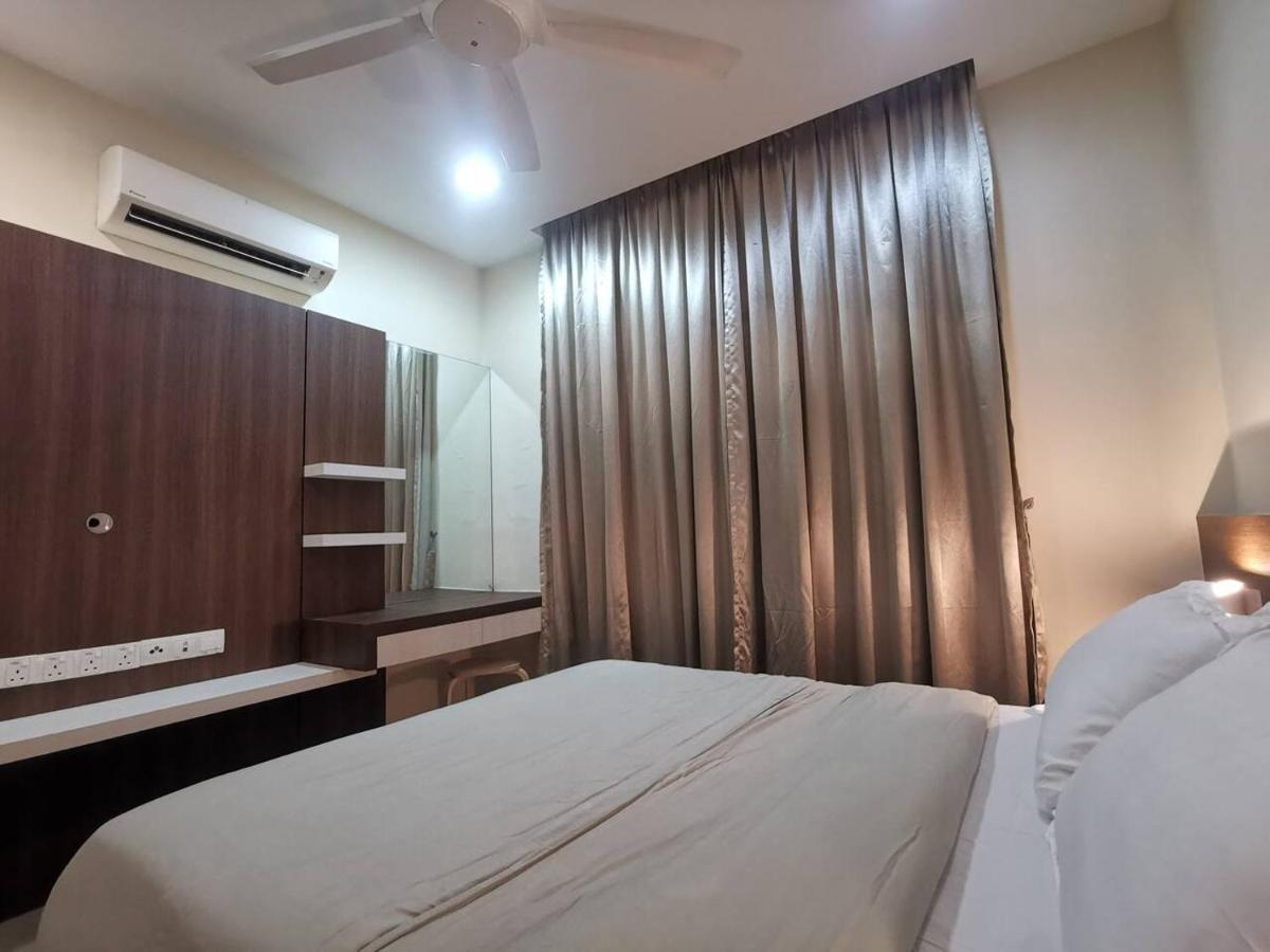 Enarahomes Shah Alam Extérieur photo